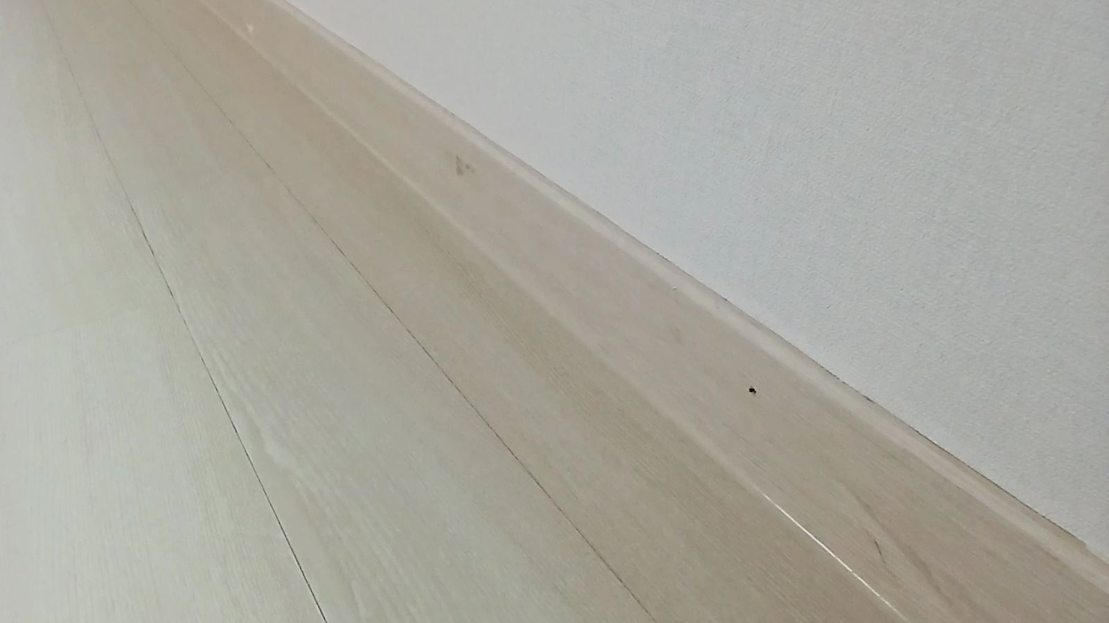 걸레받이부분보수 시공 현장 사진 3